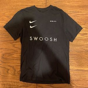 Men’s Nike double swoosh shirt